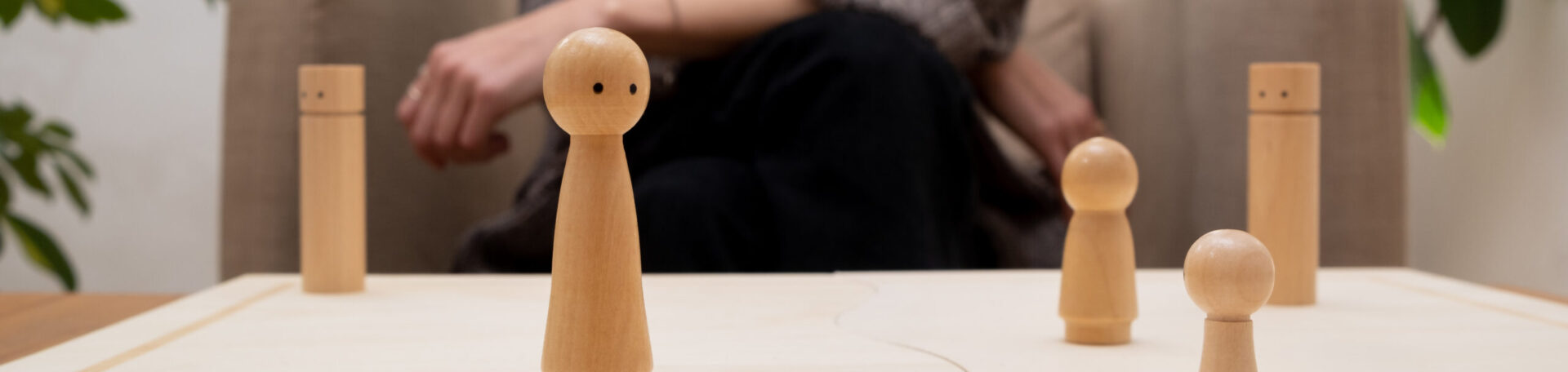 Familienbrett mit Figuren